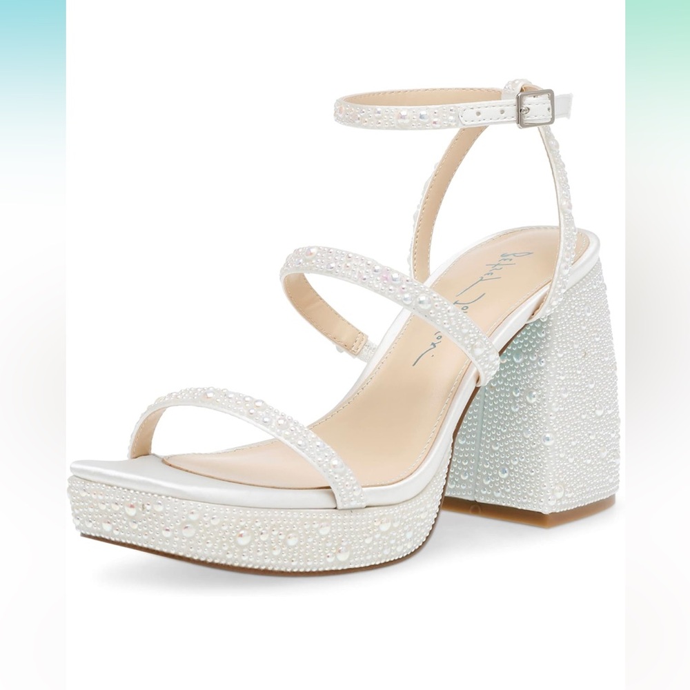 NWT Bridal Betsy Johnson Denni Pearl Platform Chunky Heel Square Toe Sandal